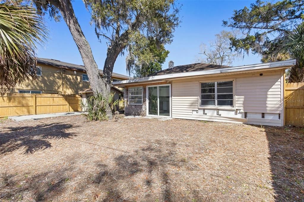 Activo con contrato: $134,900 (3 camas, 1 baños, 1523 Pies cuadrados)