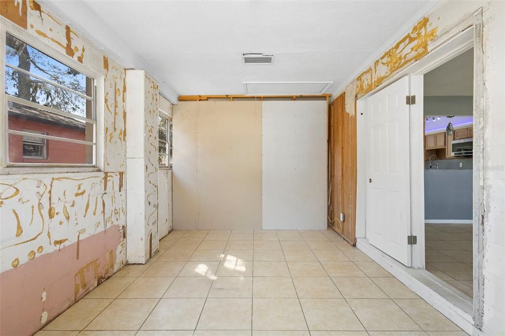 Activo con contrato: $134,900 (3 camas, 1 baños, 1523 Pies cuadrados)