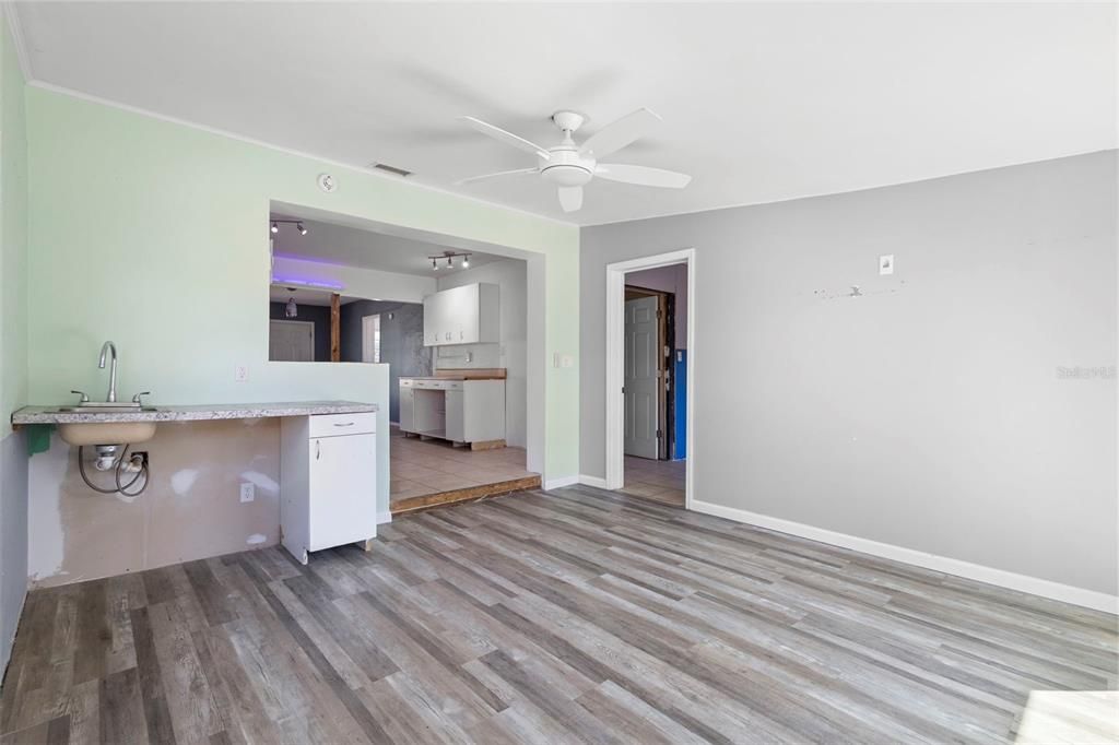 Activo con contrato: $134,900 (3 camas, 1 baños, 1523 Pies cuadrados)