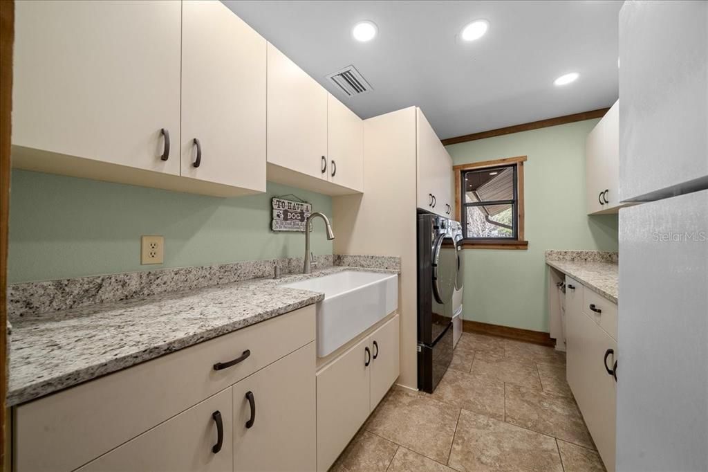En Venta: $1,250,000 (3 camas, 2 baños, 2948 Pies cuadrados)
