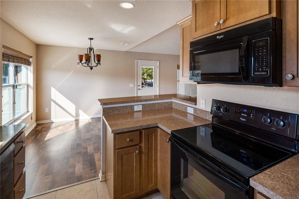 For Sale: $1,250,000 (6 beds, 5 baths, 1632 Square Feet)