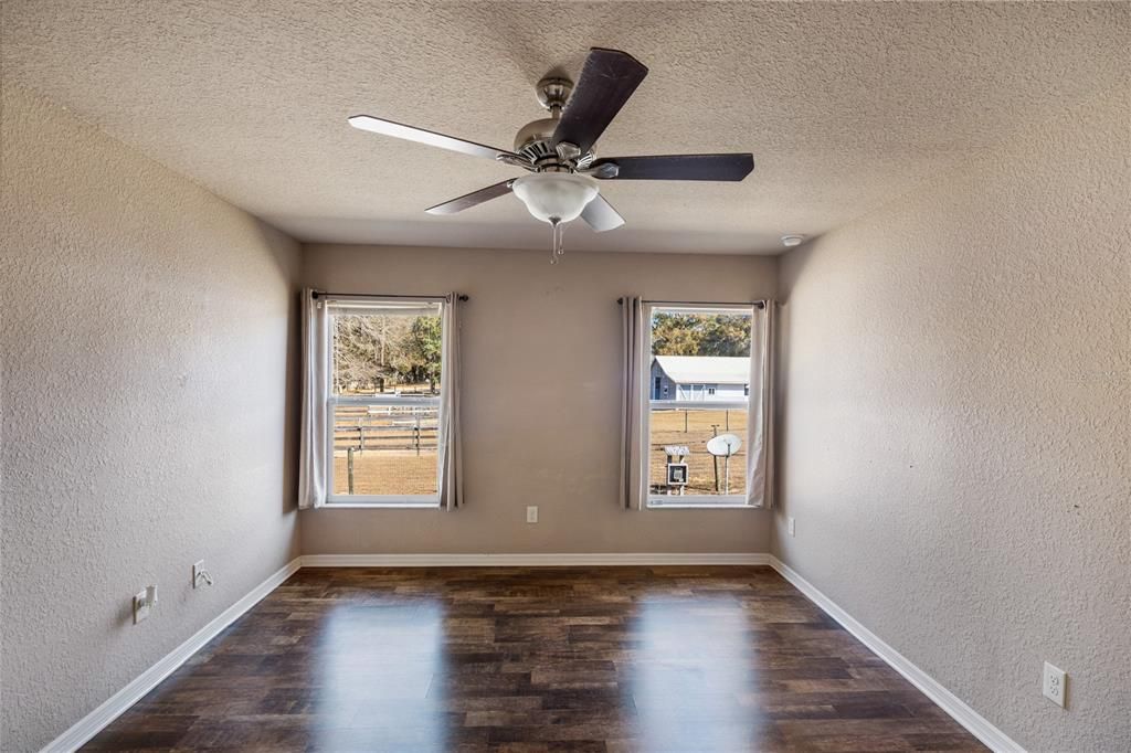 For Sale: $1,250,000 (6 beds, 5 baths, 1632 Square Feet)