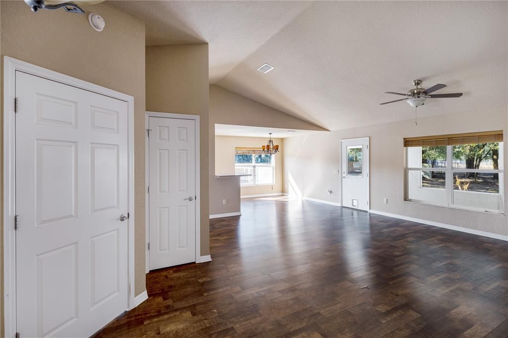 For Sale: $1,250,000 (6 beds, 5 baths, 1632 Square Feet)