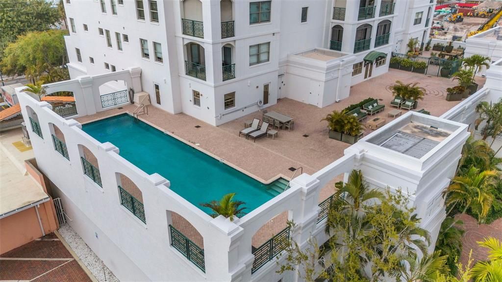 Activo con contrato: $1,595,000 (3 camas, 3 baños, 3003 Pies cuadrados)