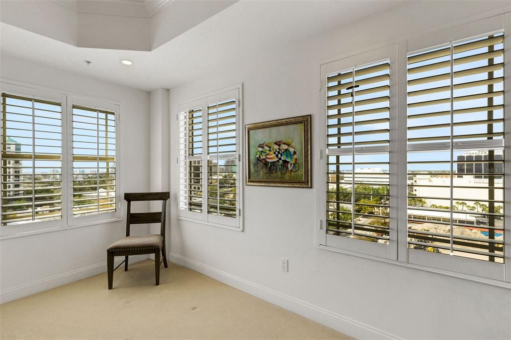 Activo con contrato: $1,595,000 (3 camas, 3 baños, 3003 Pies cuadrados)