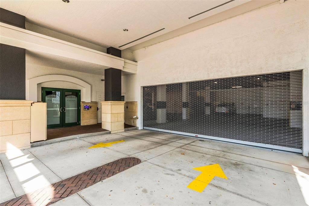 Activo con contrato: $1,595,000 (3 camas, 3 baños, 3003 Pies cuadrados)