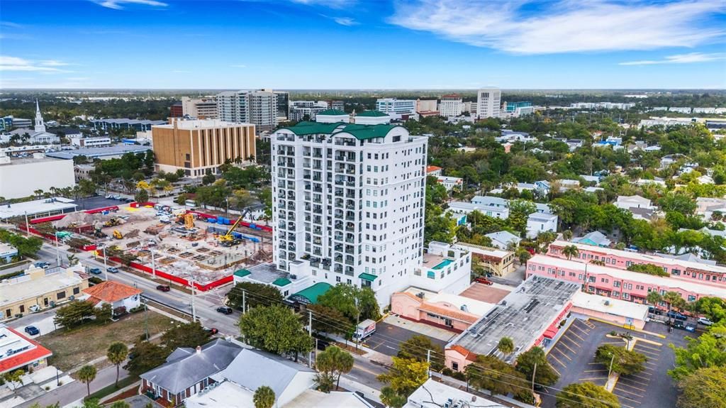 Activo con contrato: $1,595,000 (3 camas, 3 baños, 3003 Pies cuadrados)