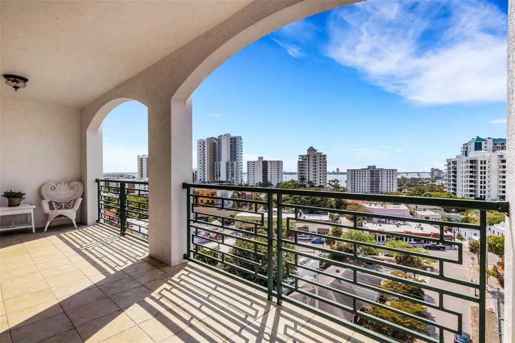 Activo con contrato: $1,595,000 (3 camas, 3 baños, 3003 Pies cuadrados)