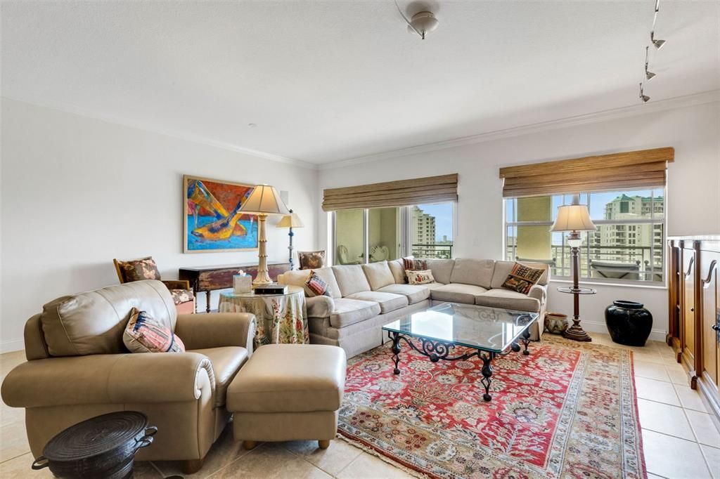 Activo con contrato: $1,595,000 (3 camas, 3 baños, 3003 Pies cuadrados)