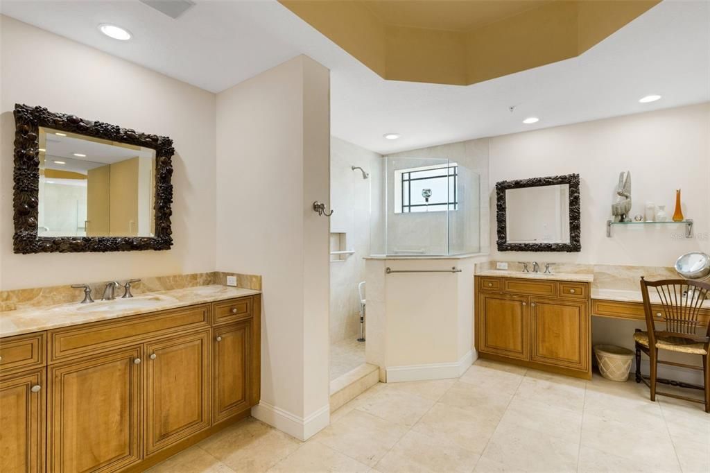 Activo con contrato: $1,595,000 (3 camas, 3 baños, 3003 Pies cuadrados)