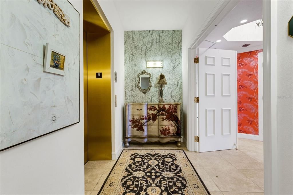 Activo con contrato: $1,595,000 (3 camas, 3 baños, 3003 Pies cuadrados)