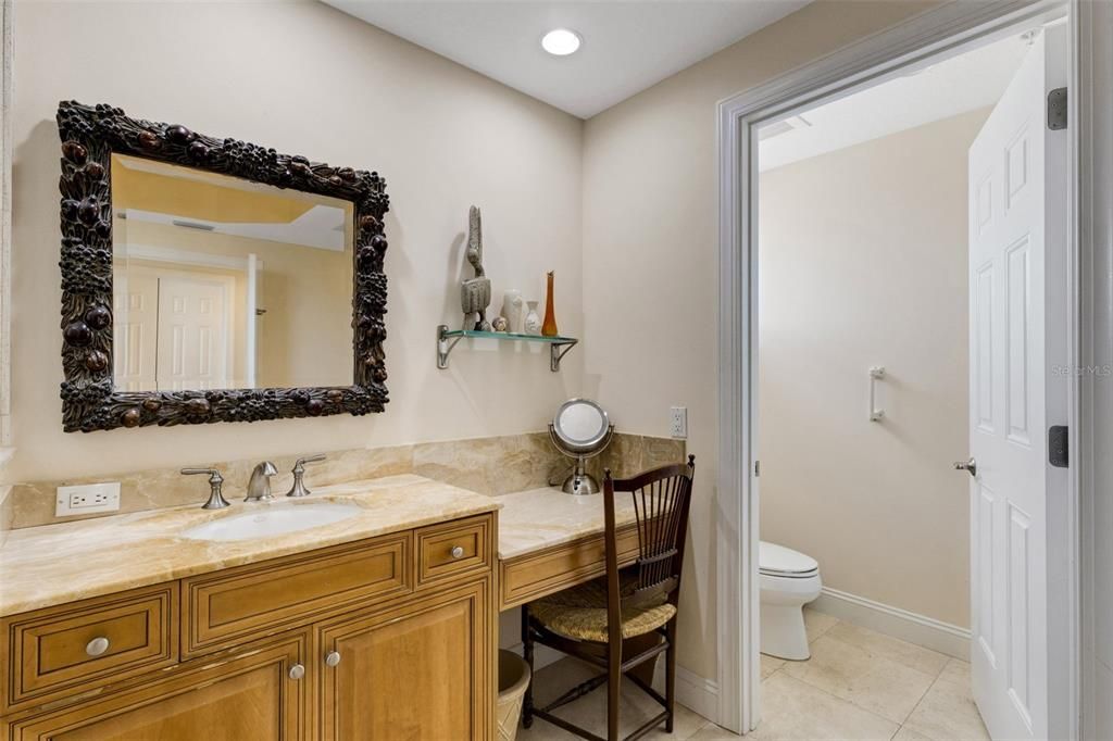 Activo con contrato: $1,595,000 (3 camas, 3 baños, 3003 Pies cuadrados)