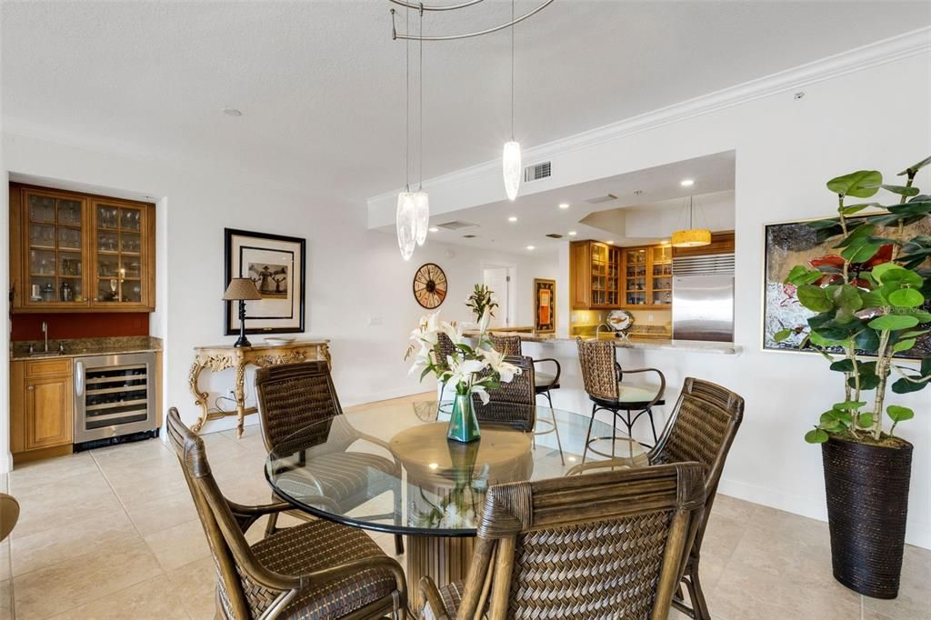 Activo con contrato: $1,595,000 (3 camas, 3 baños, 3003 Pies cuadrados)