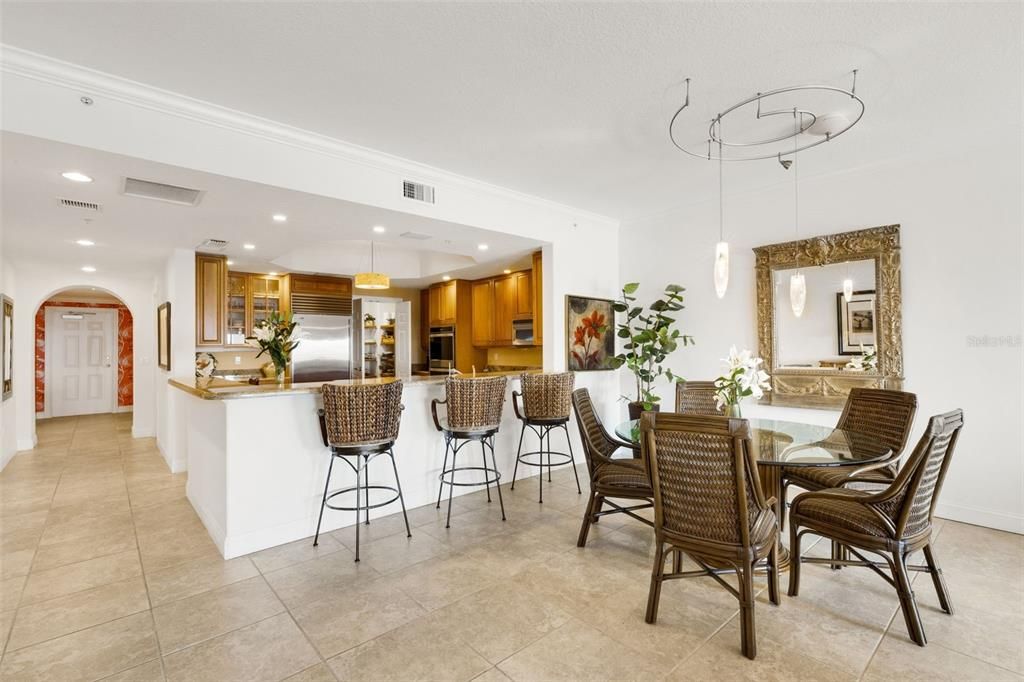 Activo con contrato: $1,595,000 (3 camas, 3 baños, 3003 Pies cuadrados)