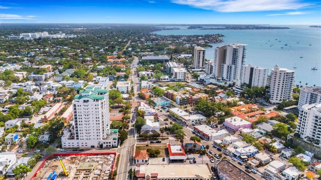 Activo con contrato: $1,595,000 (3 camas, 3 baños, 3003 Pies cuadrados)