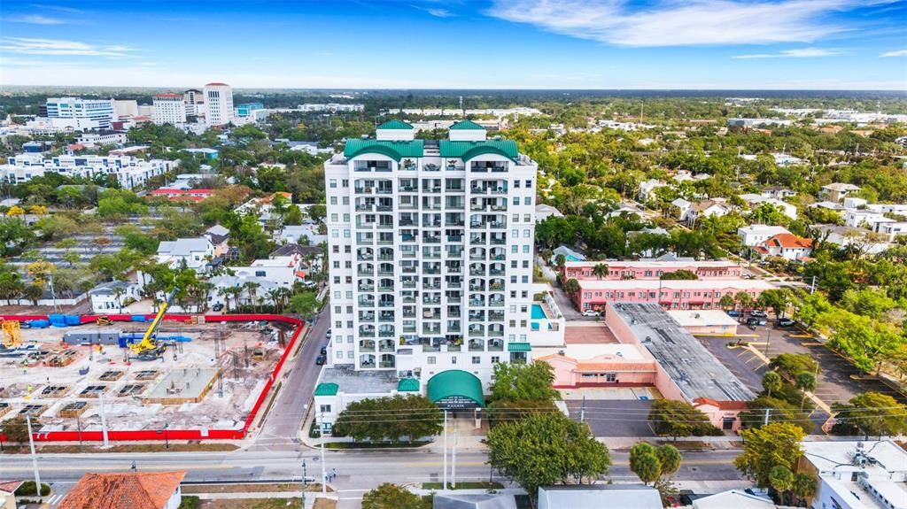 Activo con contrato: $1,595,000 (3 camas, 3 baños, 3003 Pies cuadrados)