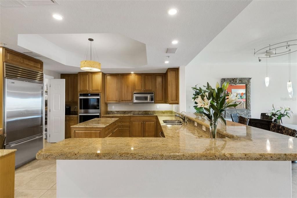 Activo con contrato: $1,595,000 (3 camas, 3 baños, 3003 Pies cuadrados)