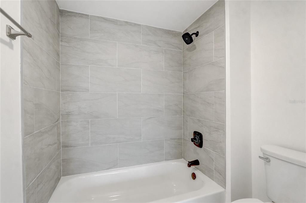 Activo con contrato: $209,900 (2 camas, 2 baños, 1020 Pies cuadrados)