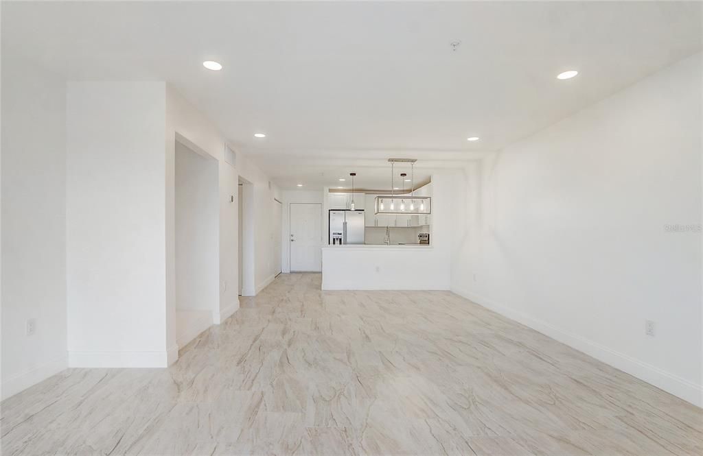 Activo con contrato: $209,900 (2 camas, 2 baños, 1020 Pies cuadrados)
