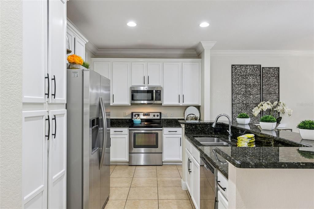 Activo con contrato: $369,900 (3 camas, 2 baños, 1676 Pies cuadrados)