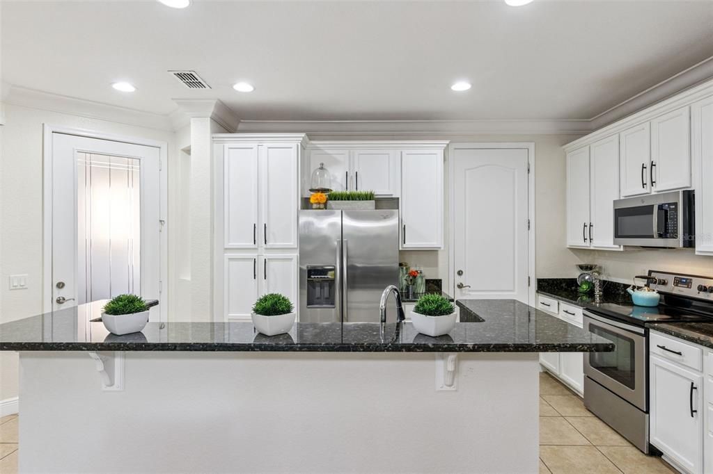 Activo con contrato: $369,900 (3 camas, 2 baños, 1676 Pies cuadrados)