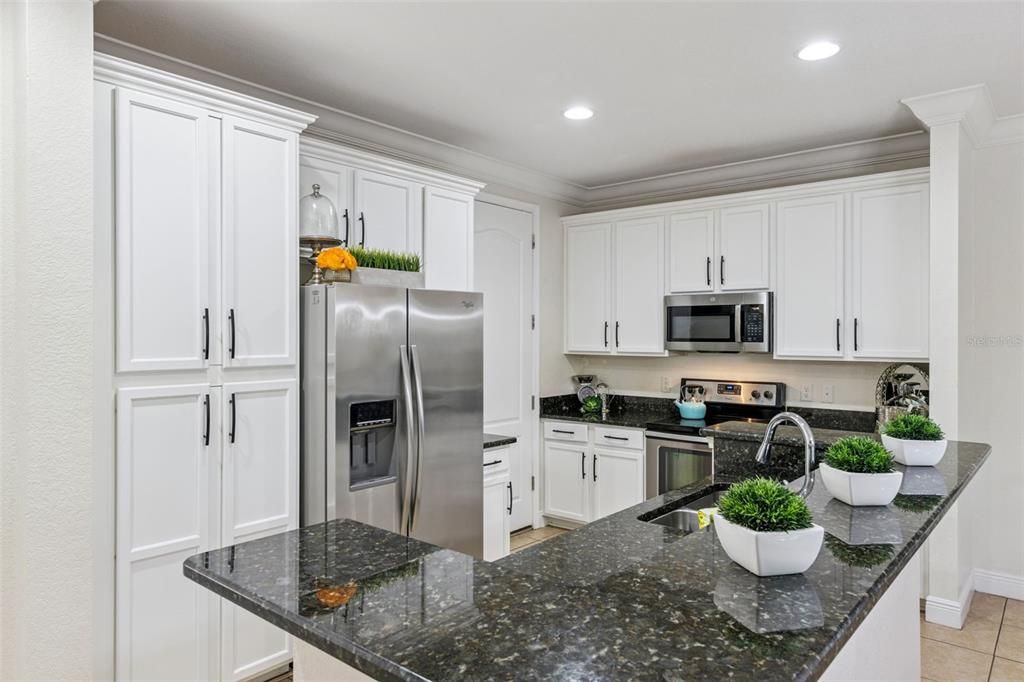 Activo con contrato: $369,900 (3 camas, 2 baños, 1676 Pies cuadrados)