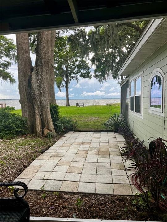 For Rent: $1,250 (1 beds, 1 baths, 350 Square Feet)