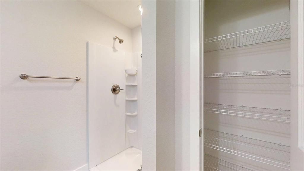 Active With Contract: $209,995 (3 beds, 2 baths, 1003 Square Feet)