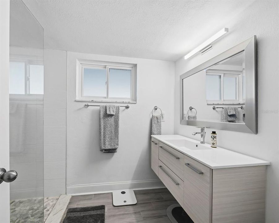 Activo con contrato: $145,000 (2 camas, 2 baños, 964 Pies cuadrados)