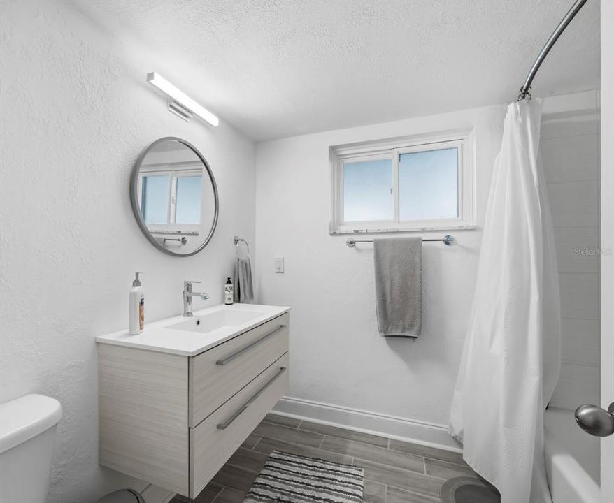 Activo con contrato: $145,000 (2 camas, 2 baños, 964 Pies cuadrados)