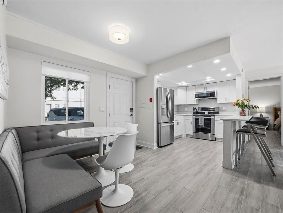 Activo con contrato: $145,000 (2 camas, 2 baños, 964 Pies cuadrados)