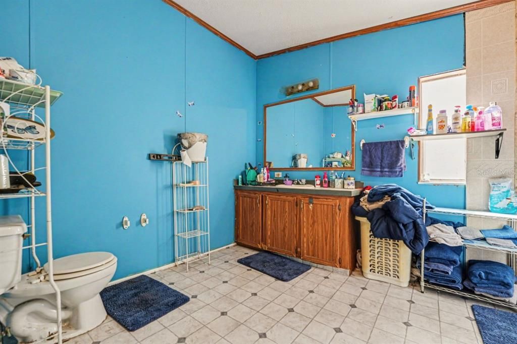 Activo con contrato: $195,000 (4 camas, 3 baños, 1620 Pies cuadrados)