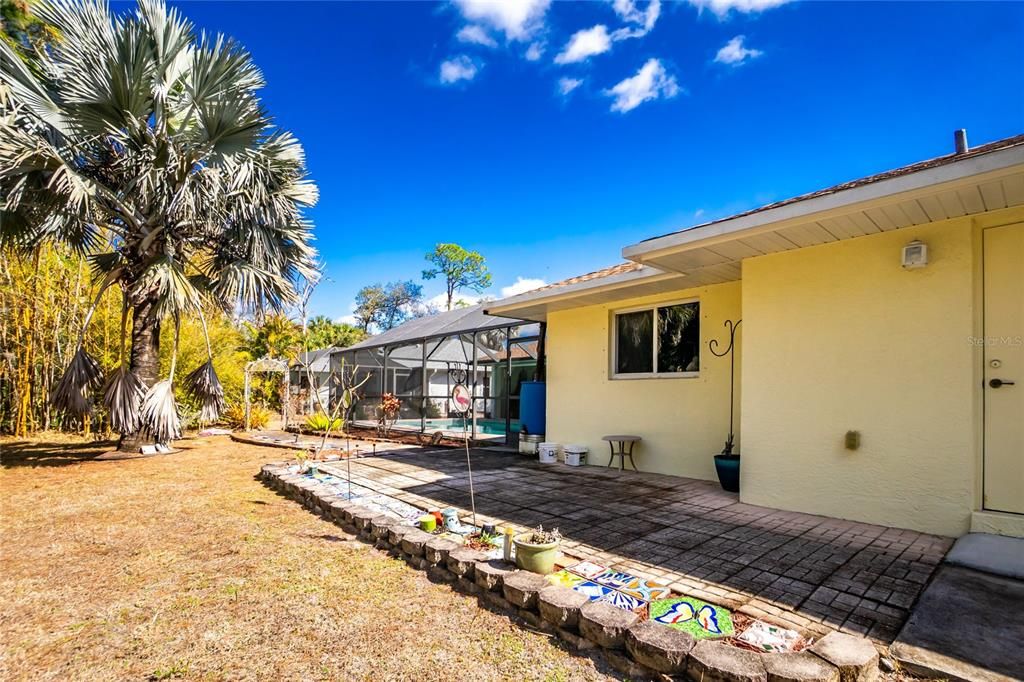 Active With Contract: $450,000 (3 beds, 2 baths, 2265 Square Feet)