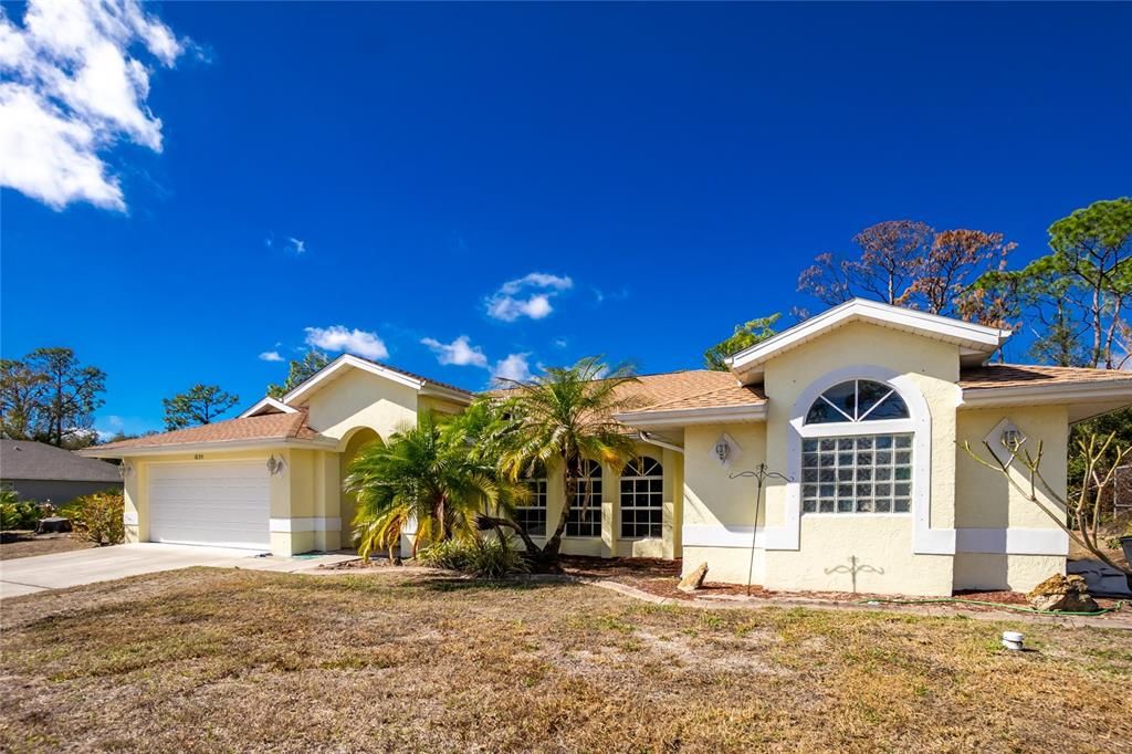 Active With Contract: $450,000 (3 beds, 2 baths, 2265 Square Feet)