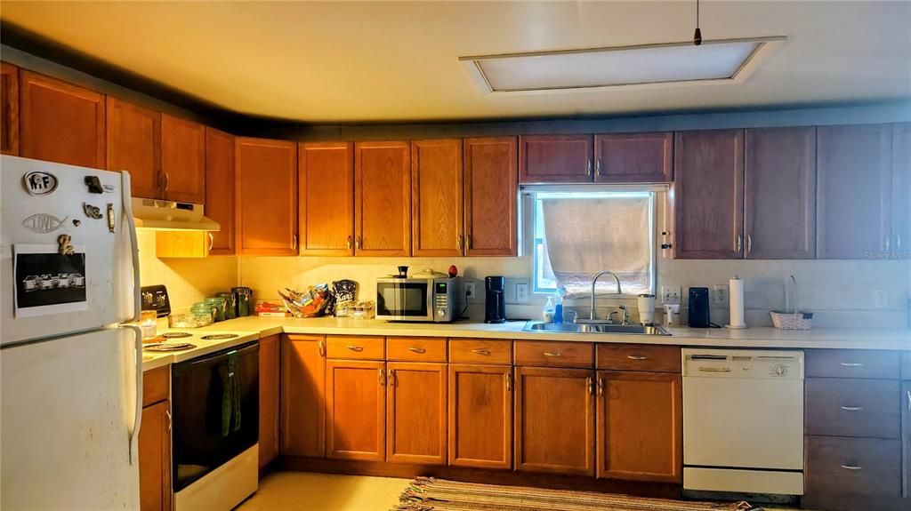 For Sale: $109,000 (3 beds, 2 baths, 1647 Square Feet)