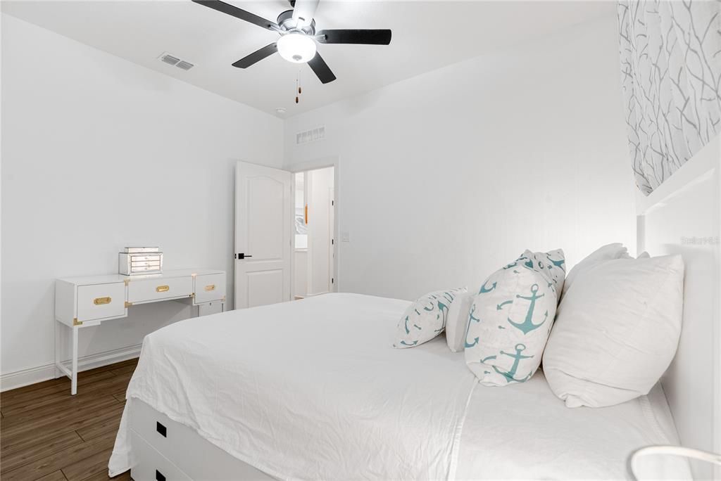 For Sale: $450,000 (3 beds, 2 baths, 1497 Square Feet)