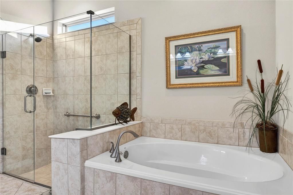 For Sale: $650,000 (3 beds, 3 baths, 2543 Square Feet)