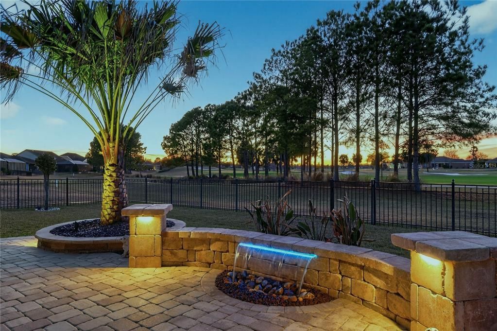 For Sale: $650,000 (3 beds, 3 baths, 2543 Square Feet)