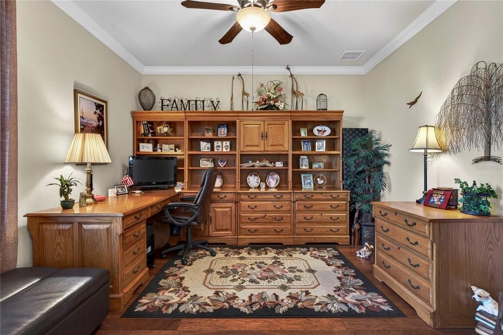 For Sale: $650,000 (3 beds, 3 baths, 2543 Square Feet)