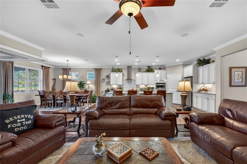For Sale: $650,000 (3 beds, 3 baths, 2543 Square Feet)