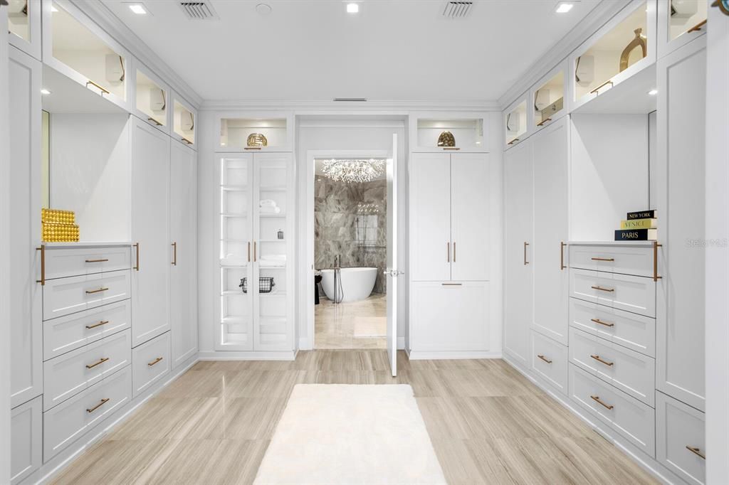 For Rent: $25,000 (3 beds, 3 baths, 2937 Square Feet)