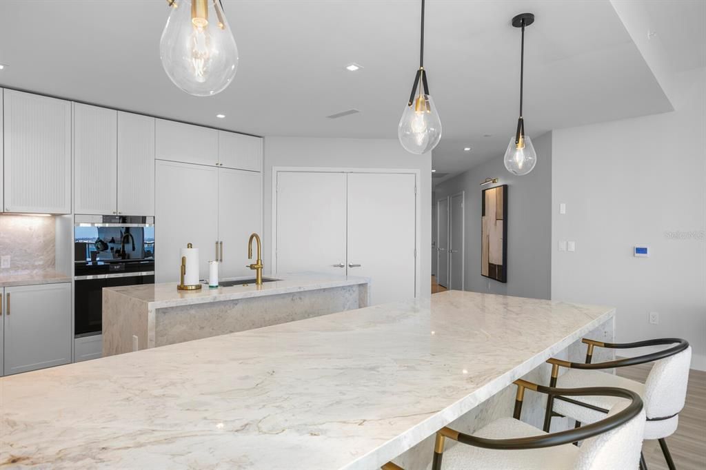 For Rent: $25,000 (3 beds, 3 baths, 2937 Square Feet)