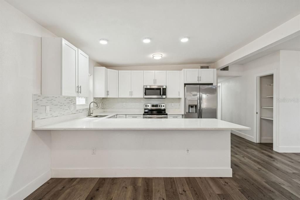 Active With Contract: $229,999 (3 beds, 2 baths, 1204 Square Feet)