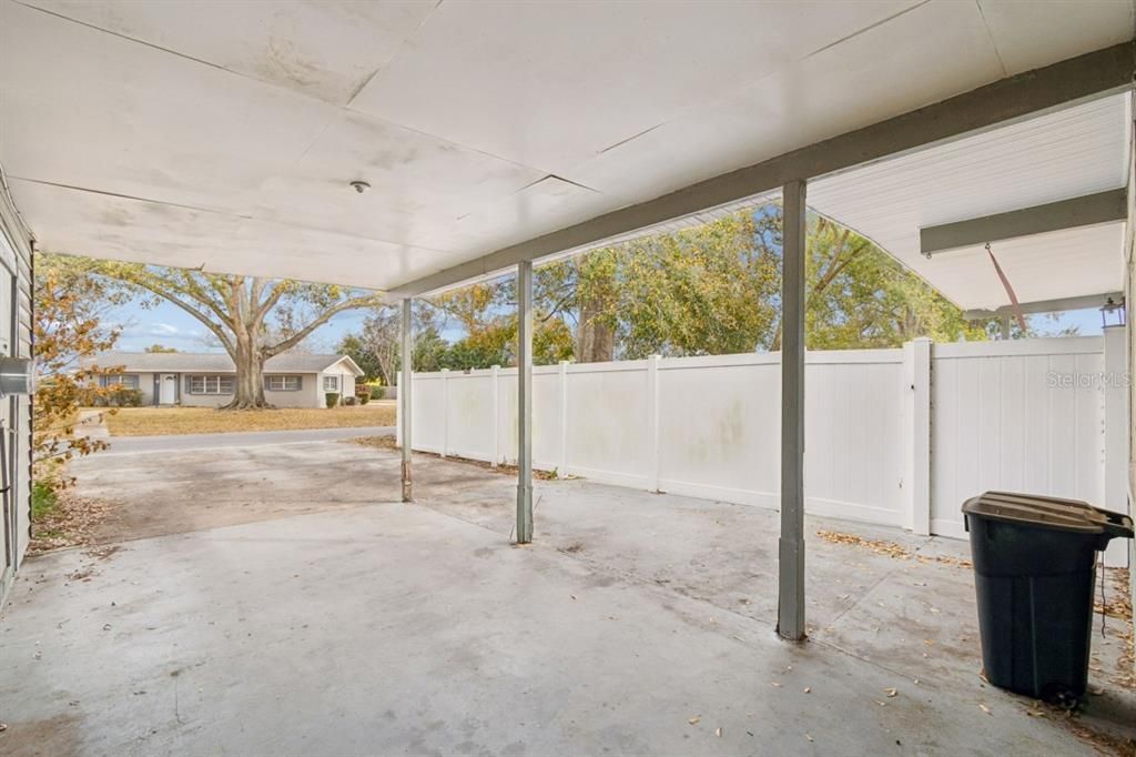Active With Contract: $229,999 (3 beds, 2 baths, 1204 Square Feet)