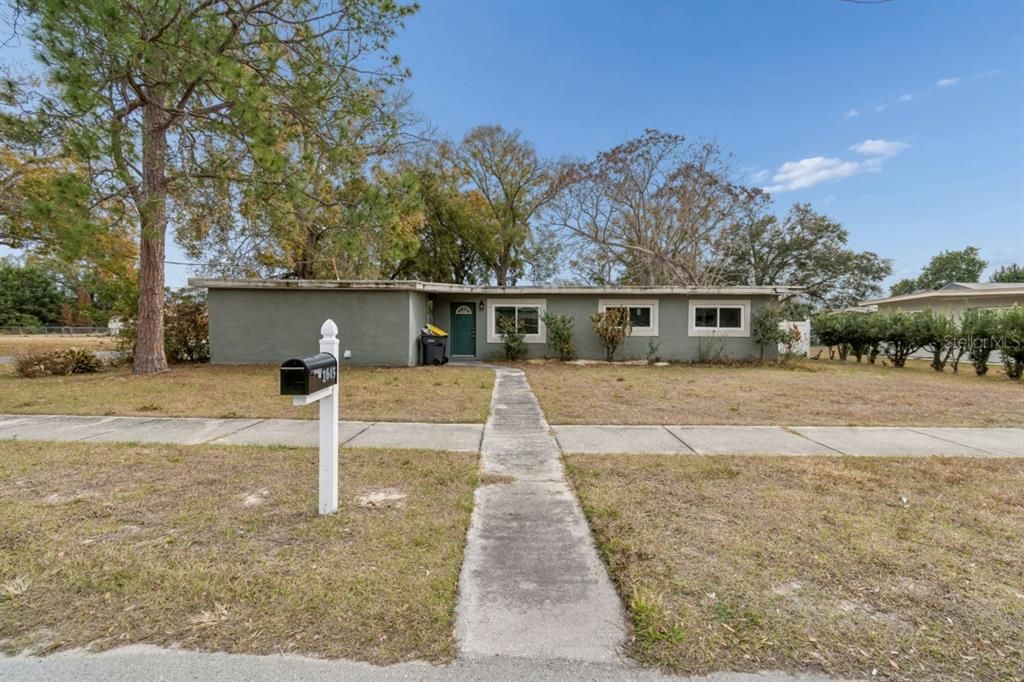 Active With Contract: $229,999 (3 beds, 2 baths, 1204 Square Feet)