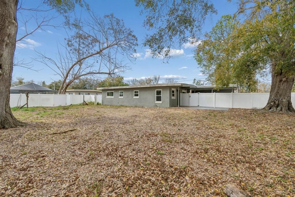 Active With Contract: $229,999 (3 beds, 2 baths, 1204 Square Feet)