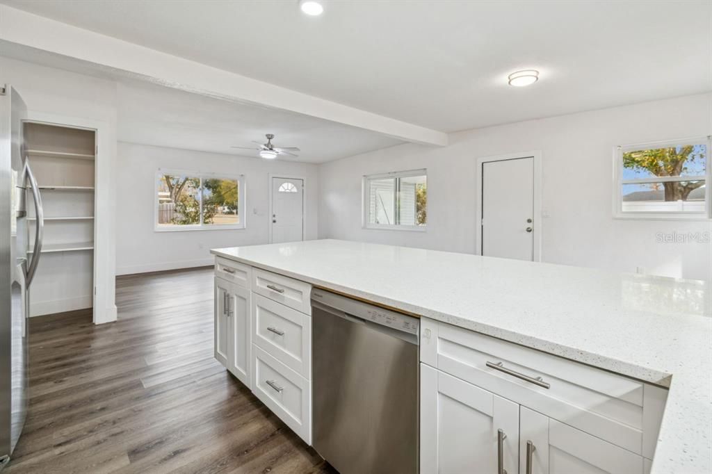 Active With Contract: $229,999 (3 beds, 2 baths, 1204 Square Feet)