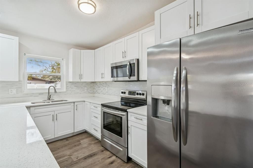 Active With Contract: $229,999 (3 beds, 2 baths, 1204 Square Feet)