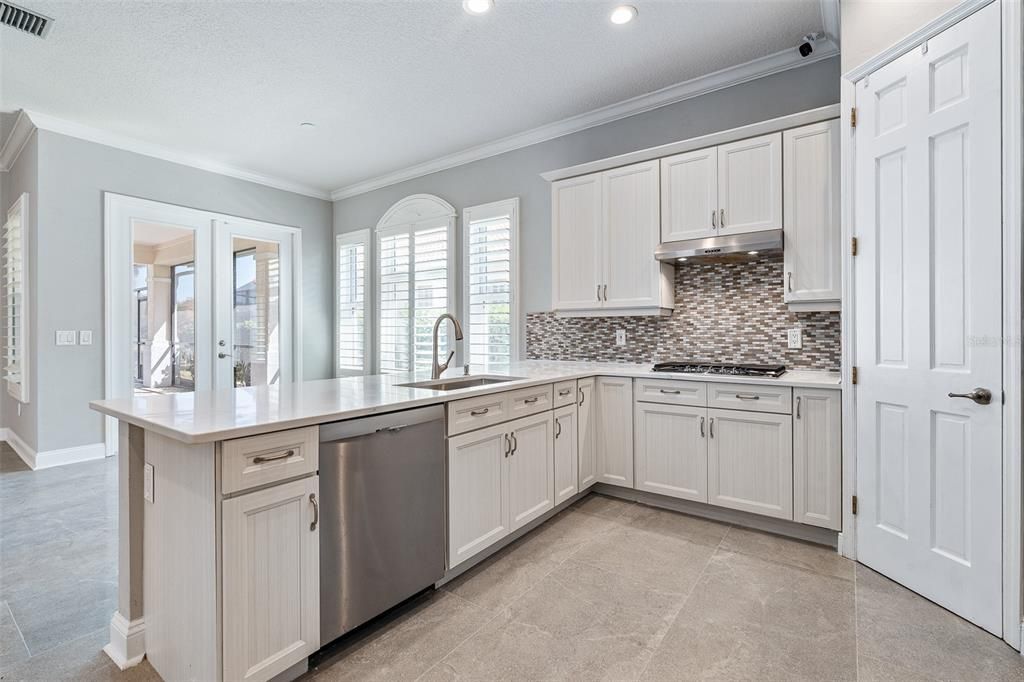 Active With Contract: $799,000 (3 beds, 2 baths, 2058 Square Feet)