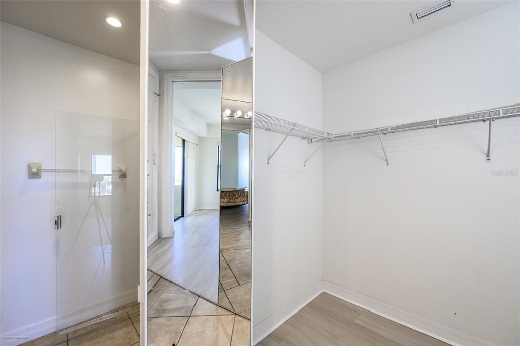 Active With Contract: $1,850 (3 beds, 2 baths, 1813 Square Feet)